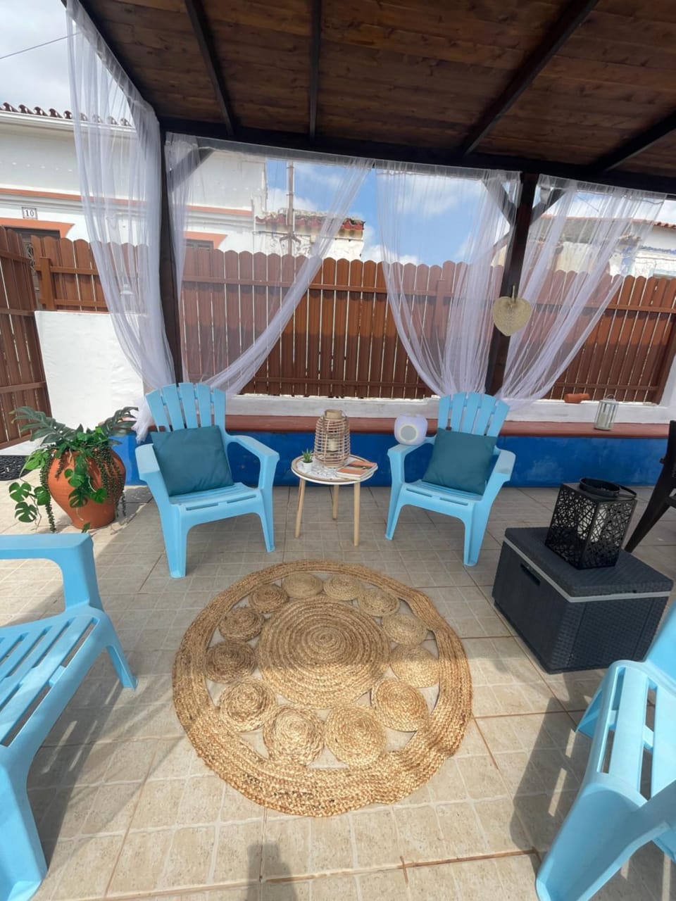 Patio, Seating area