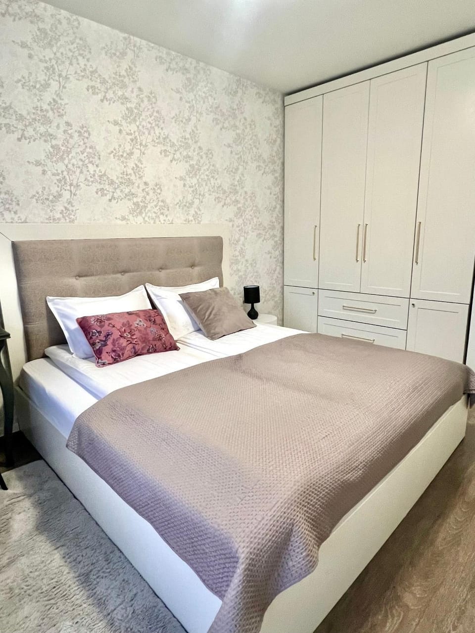 IN&P Apartment - top location Apartment in Veliko Tarnovo