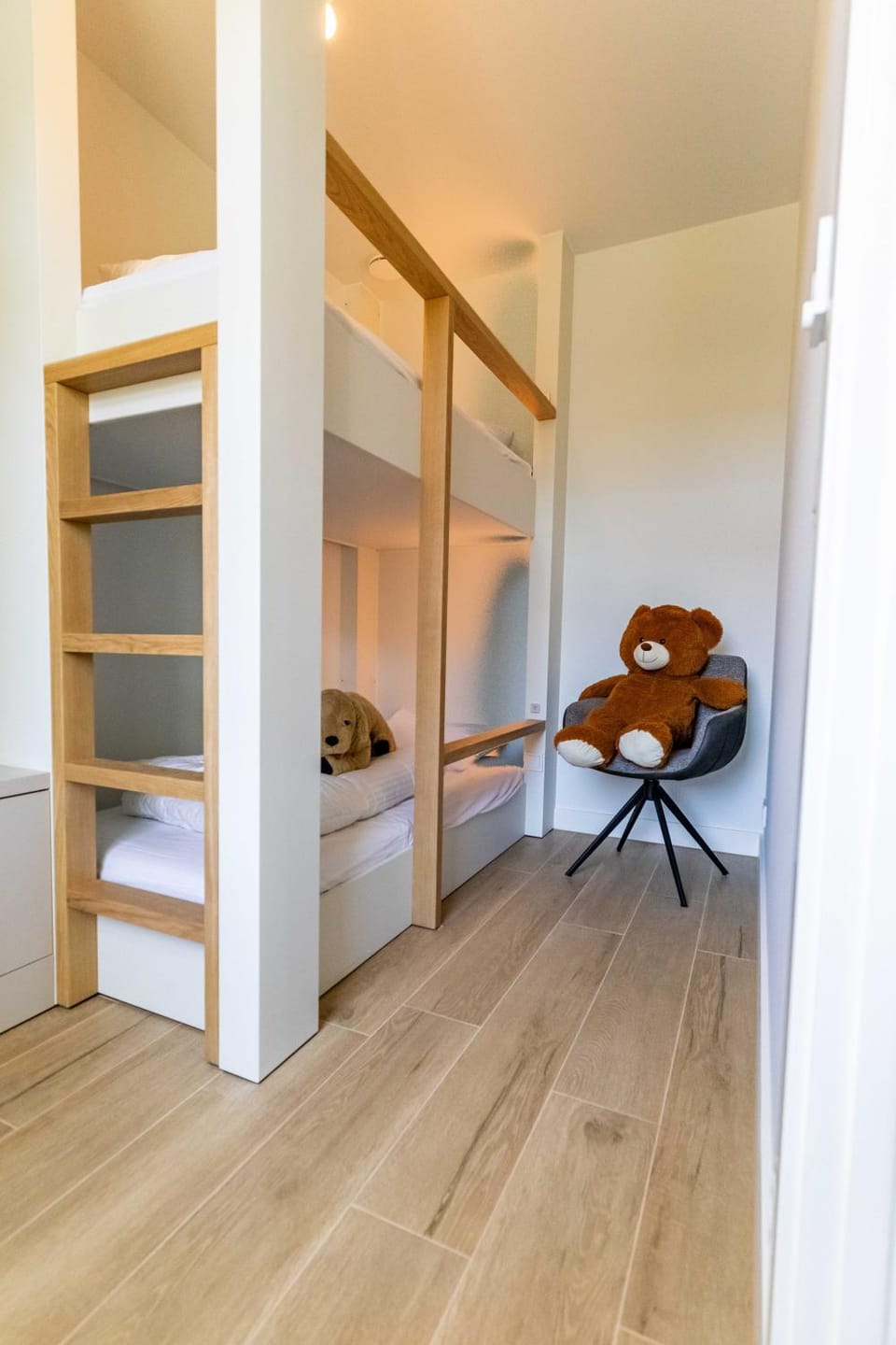 Den Leo, 3 bedroom apartment Fresh & Bright with south facing garden Apartment in Zeeland, Netherlands