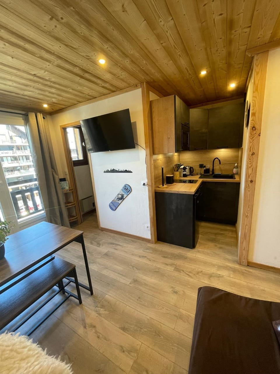 Risoul 1850 studio Résidence LesFlorins2 pour 4 pers avec accès direct sur les pistes Apartment in Piedmont