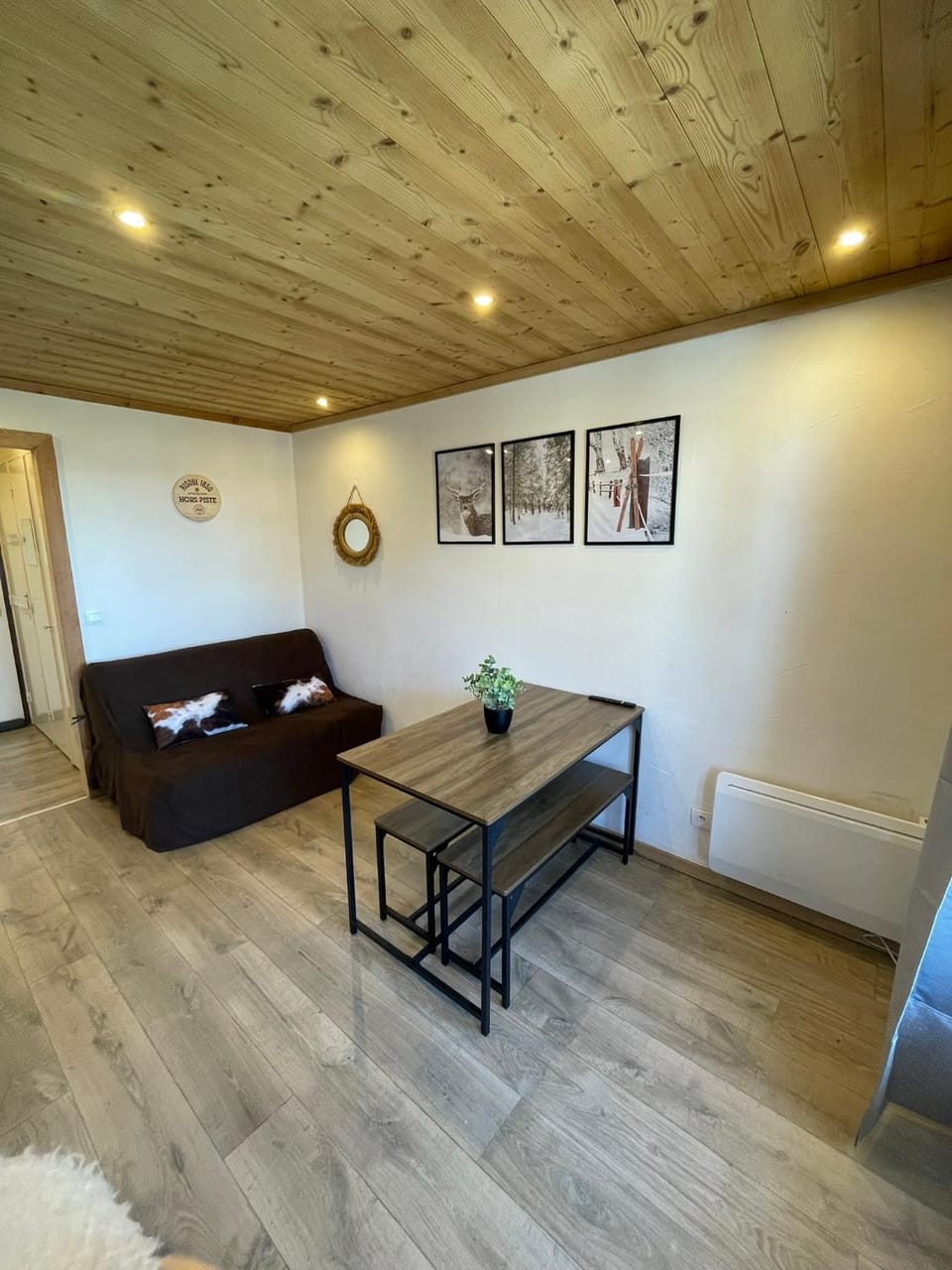 Risoul 1850 studio Résidence LesFlorins2 pour 4 pers avec accès direct sur les pistes Apartment in Piedmont