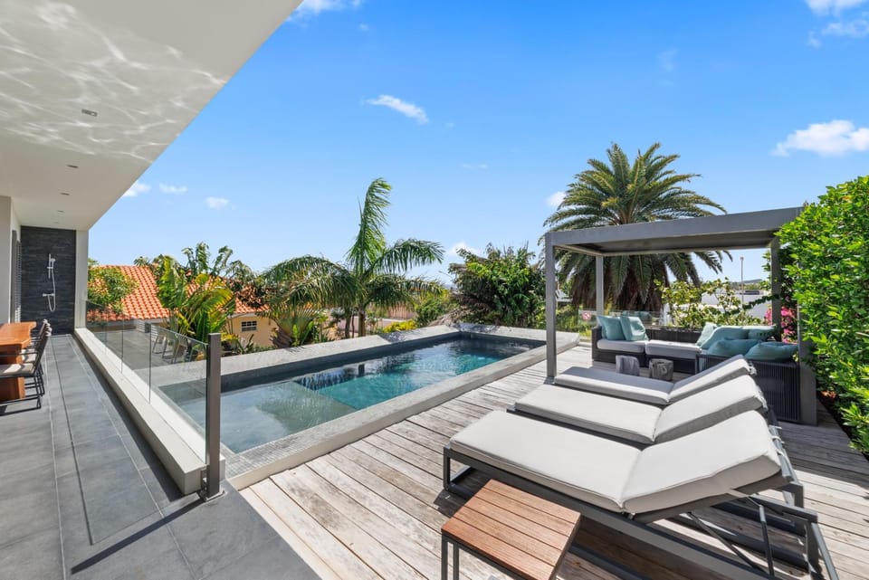 Villa Royale Curaçao met prive zwembad & gym Villa in Jan Thiel