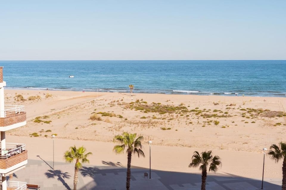 Inspira - Unik Vacation Apartment in Torredembarra