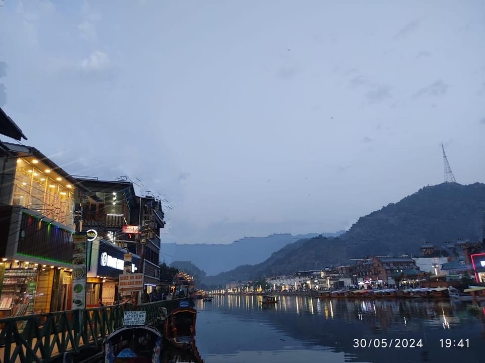 City view, Lake view, Mountain view