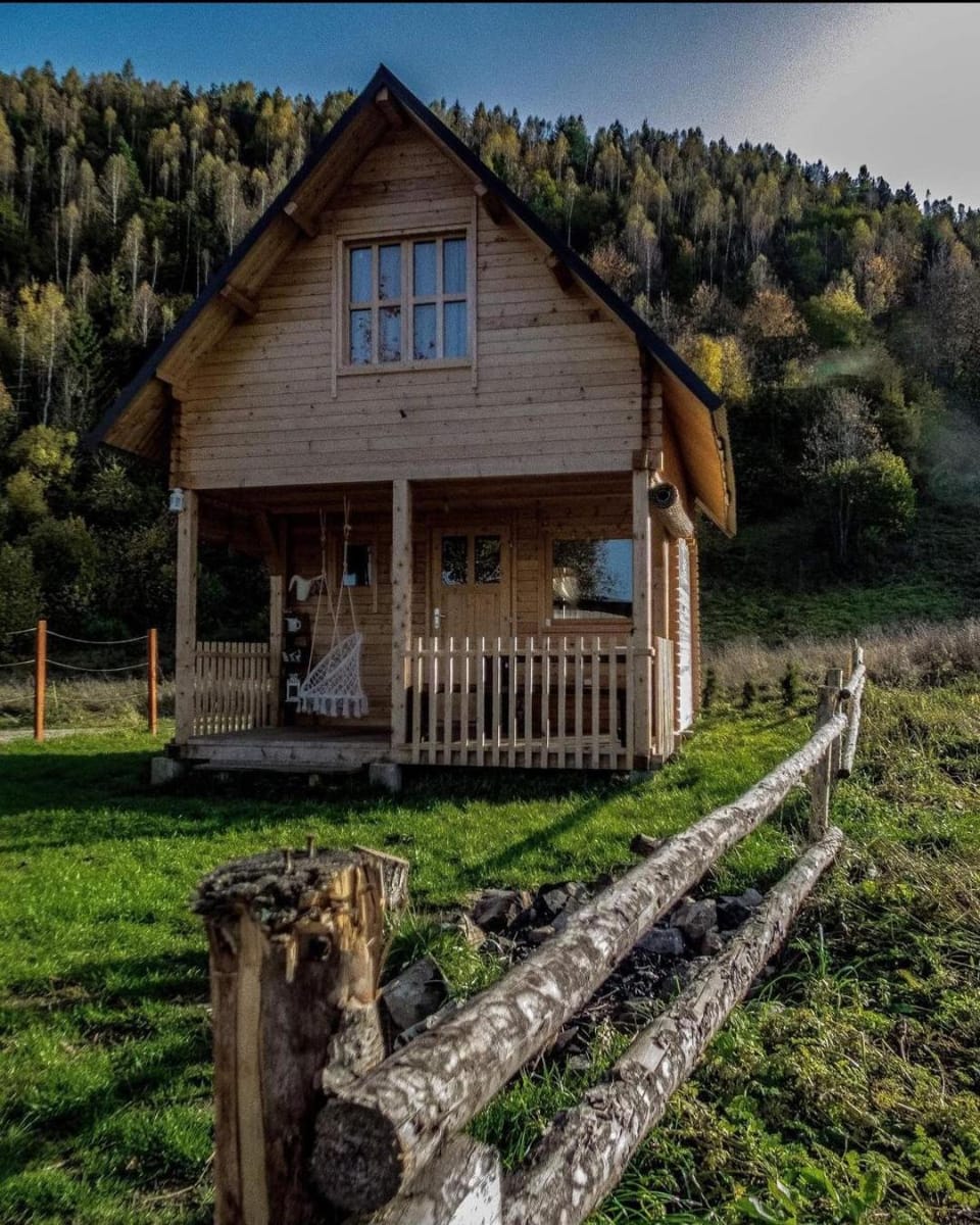 Woody uvacko jezero House in Zlatibor District, Serbia