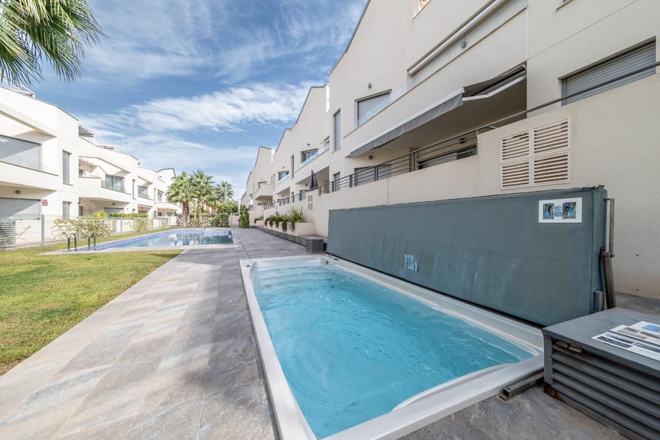 Property building, Day