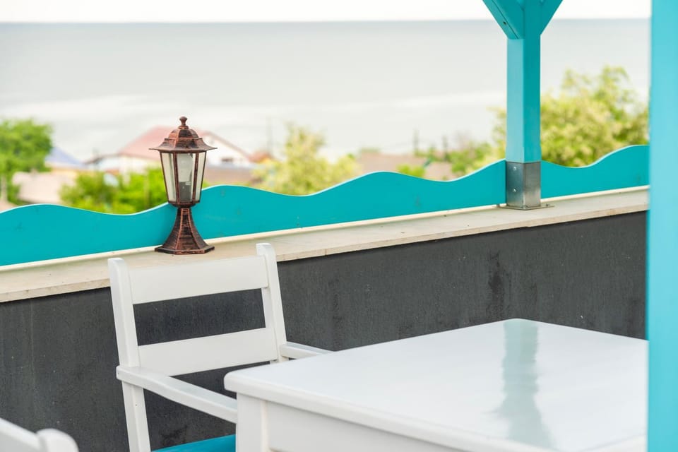 View (from property/room), Balcony/Terrace, Dining area