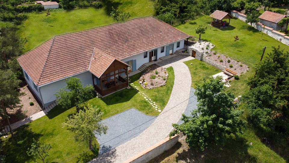Property building, Bird's eye view