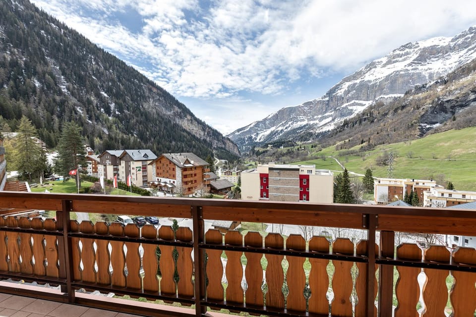 Day, Natural landscape, View (from property/room), Balcony/Terrace, Mountain view