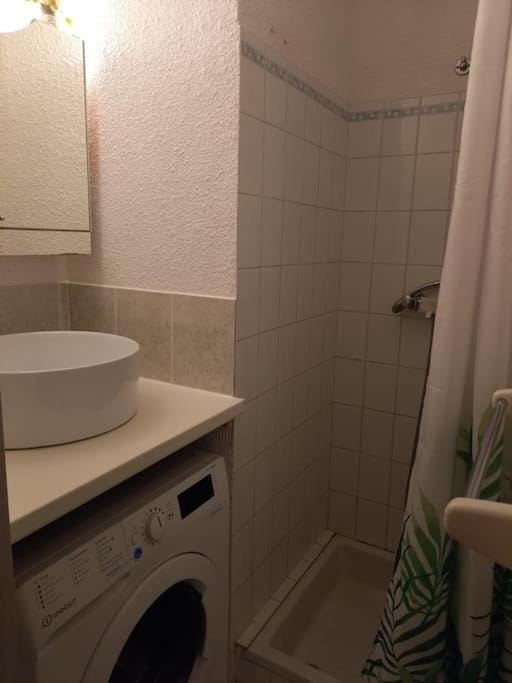 Location dans résidence calme, proche mer Apartment in Cavalaire-sur-Mer