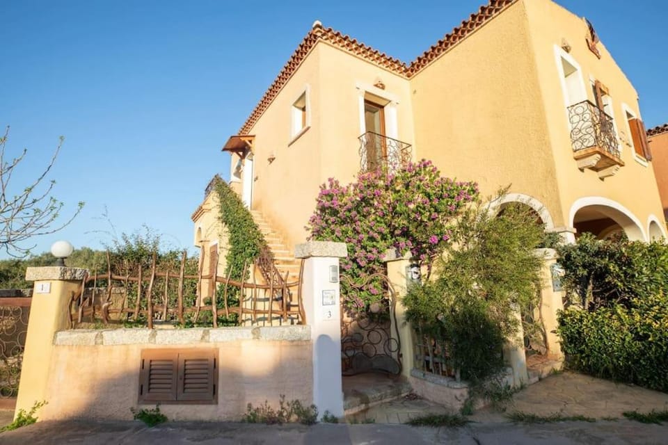 Casa Angelo Olbia mare - Gulf of Olbia sea view- House in Olbia