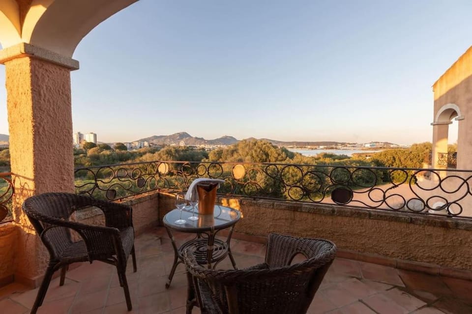 Casa Angelo Olbia mare - Gulf of Olbia sea view- House in Olbia