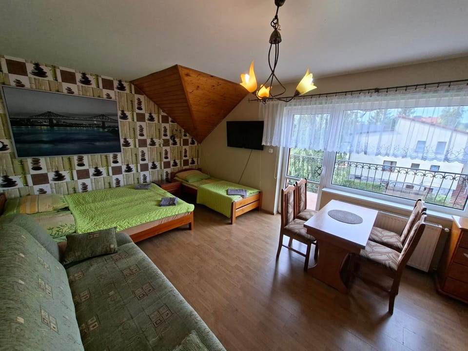 TV and multimedia, Seating area