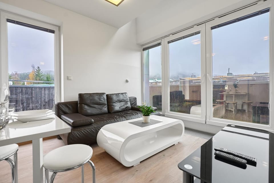 View (from property/room), Balcony/Terrace, Living room, Seating area