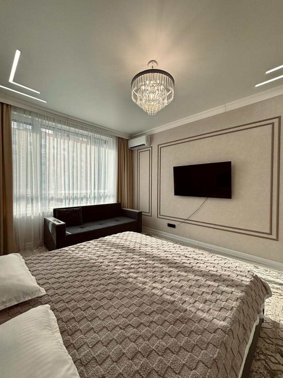 Communal lounge/ TV room, Bed, TV and multimedia, Photo of the whole room, Bedroom