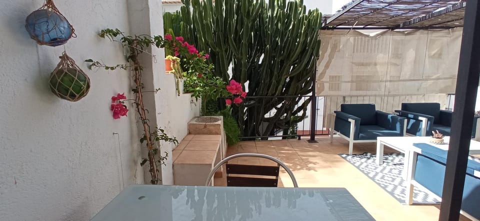 Casa con patio soleado House in Marina Baixa