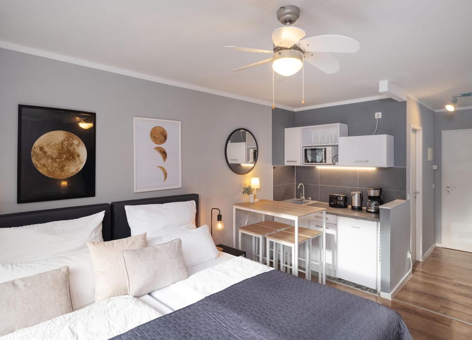 Photo of the whole room, kitchen