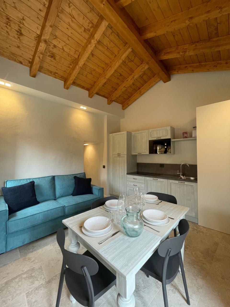 Kitchen or kitchenette, Living room, Dining area, pet friendly