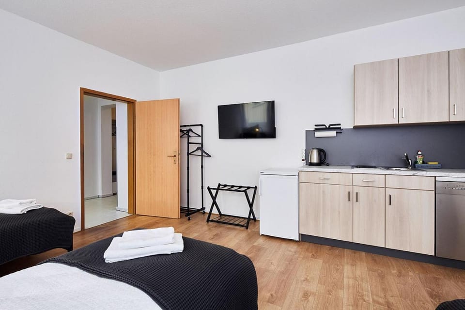 Kitchen or kitchenette, Bedroom