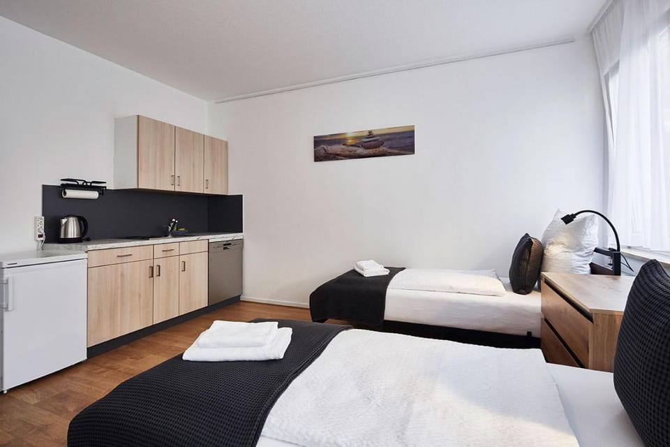 Kitchen or kitchenette, Bedroom