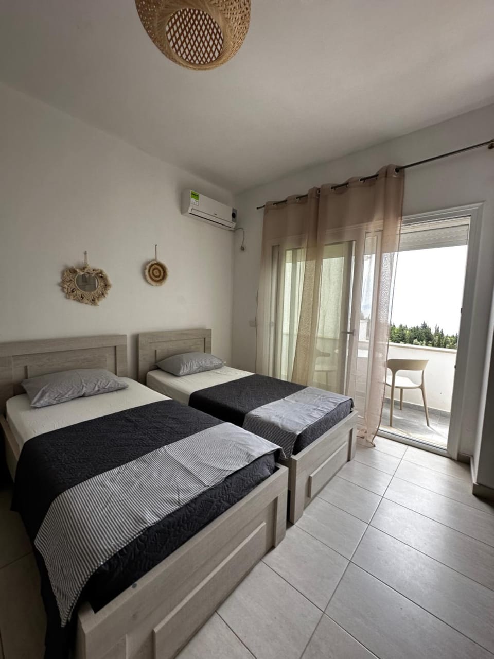 Balcony/Terrace, Bedroom, air conditioner