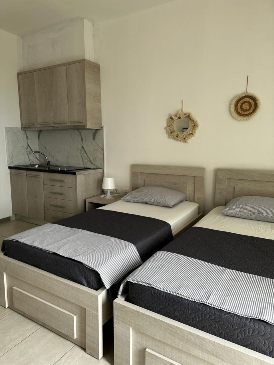 Bed, Kitchen or kitchenette, Bedroom