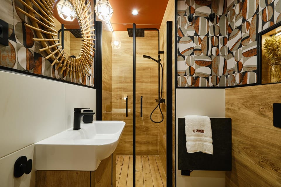 Shower, Bathroom