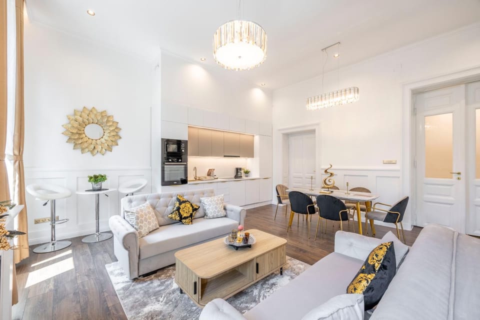 Kitchen or kitchenette, Living room, Seating area, Dining area, stove