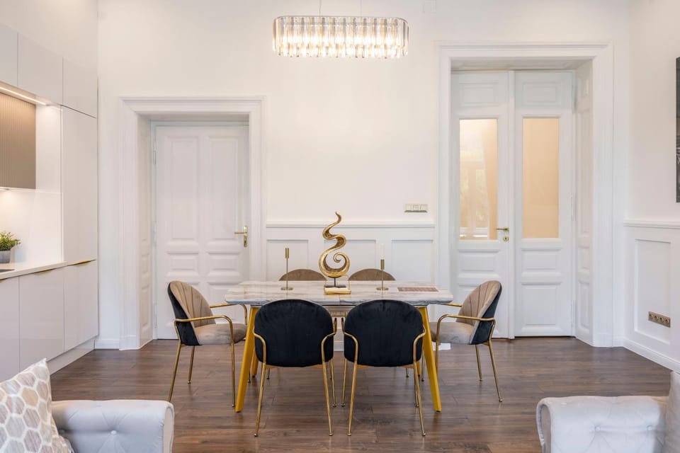 Living room, Seating area, Dining area