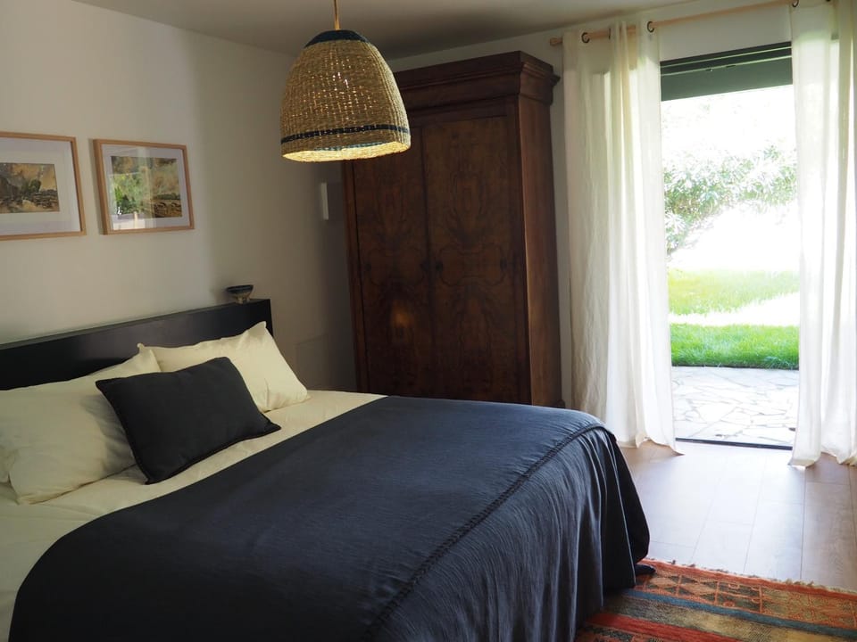Chambres d'Hôtes En Aparté Bed and Breakfast in Toulouse