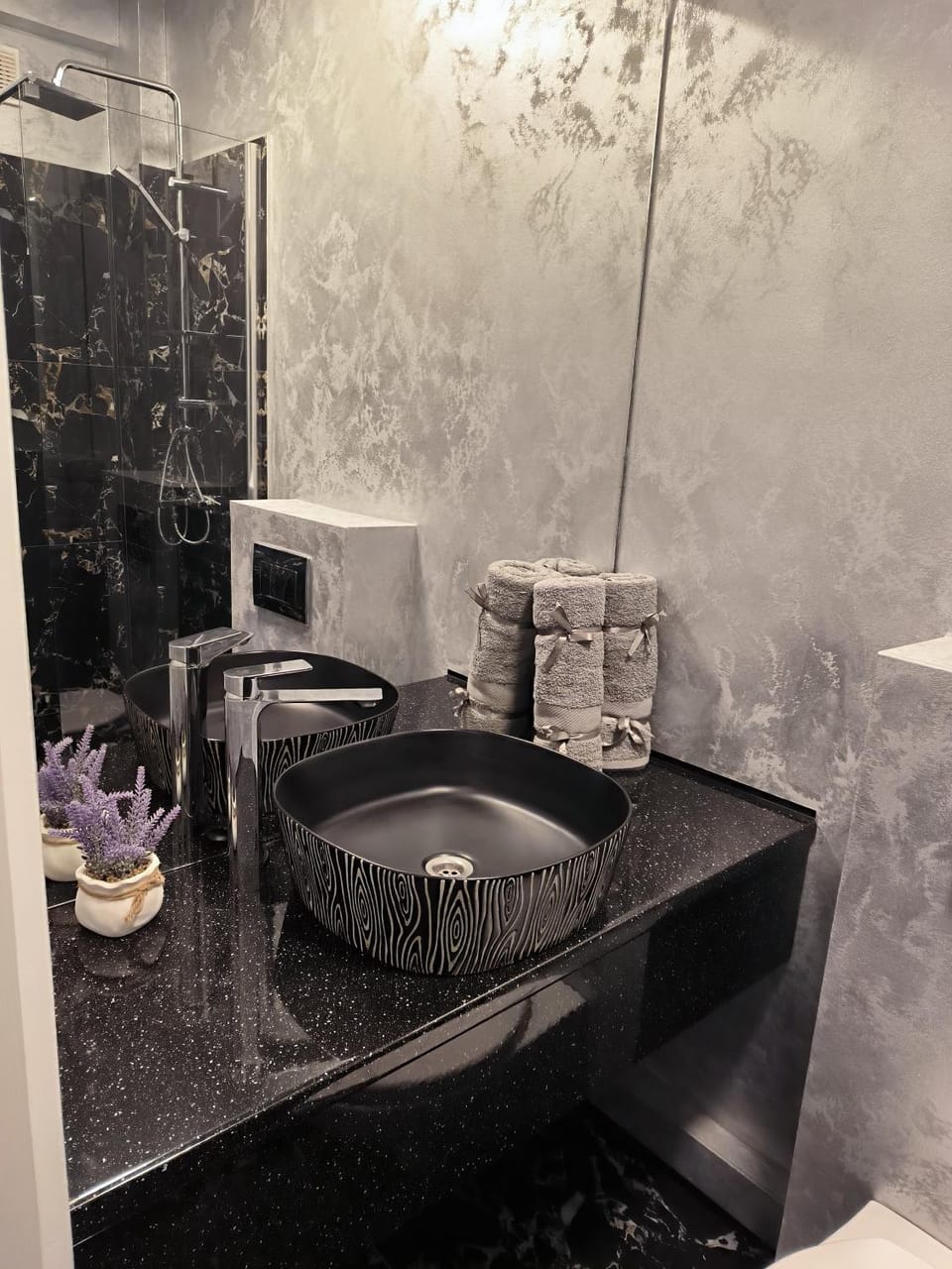 Bathroom, towels