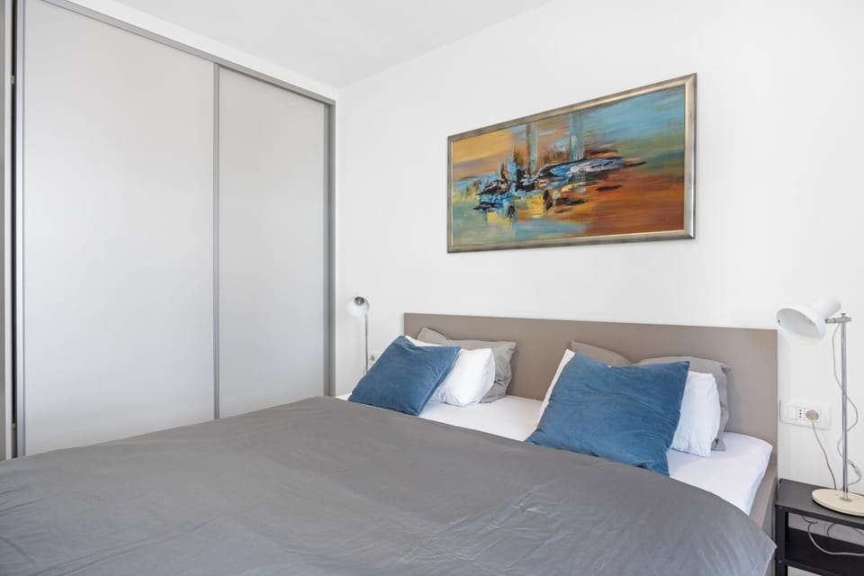 Bed, wardrobe