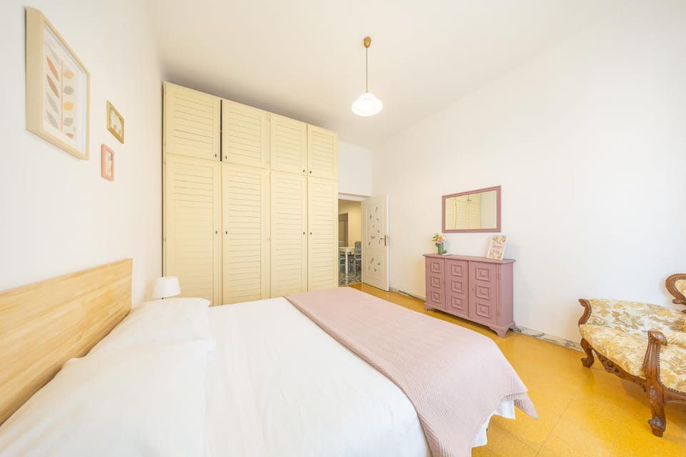 Bedroom, wardrobe