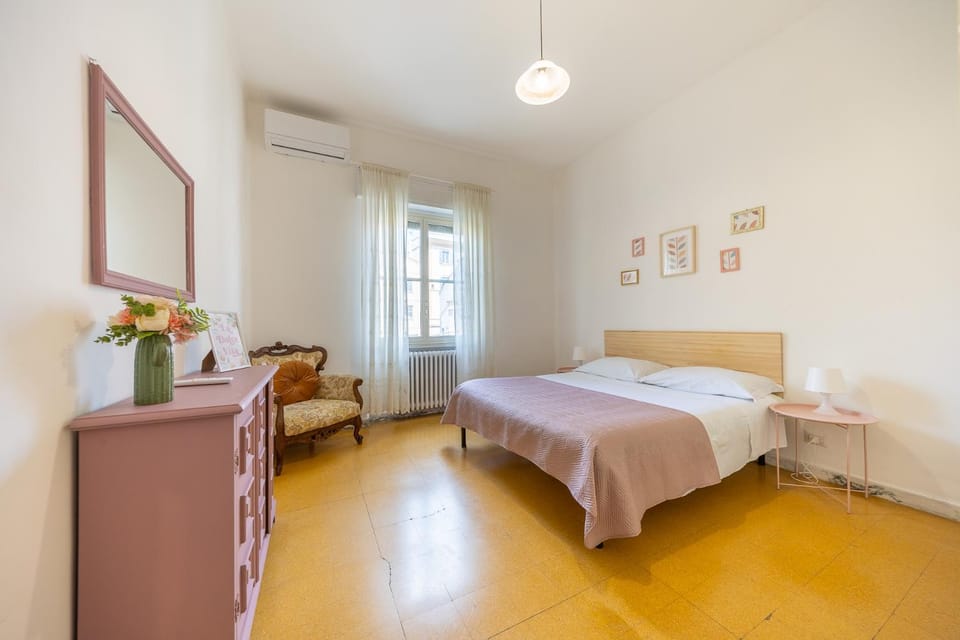 Bed, Bedroom, air conditioner