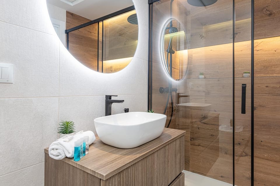 Shower, Bathroom