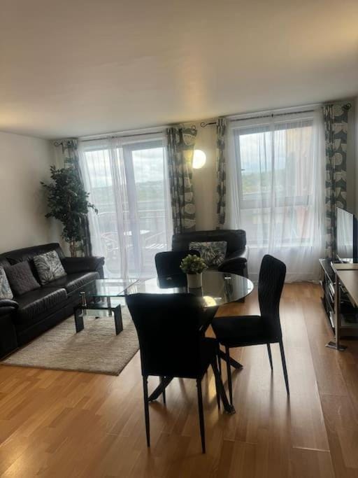 Stylish Apartment in Great City Location, Parking Possible - West One Apartment in Sheffield