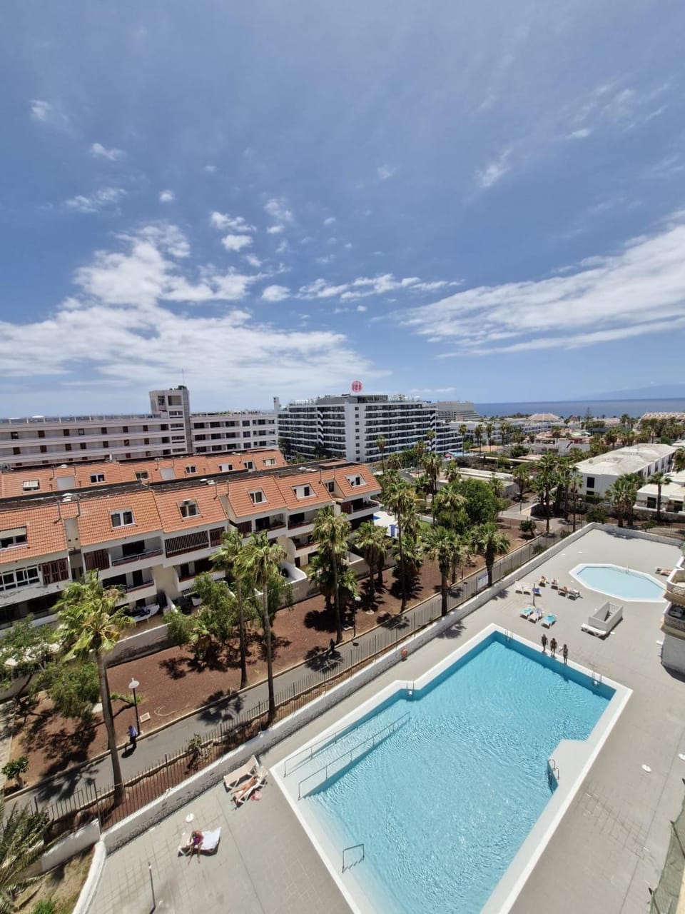 Day, Pool view, Swimming pool, Location