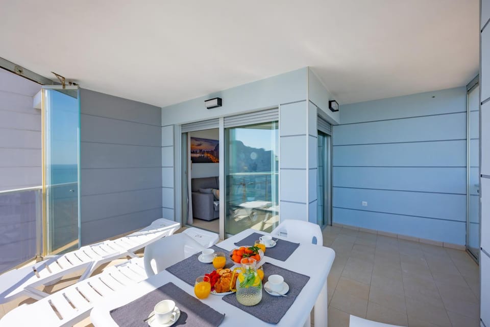 Balcony/Terrace, sunbed