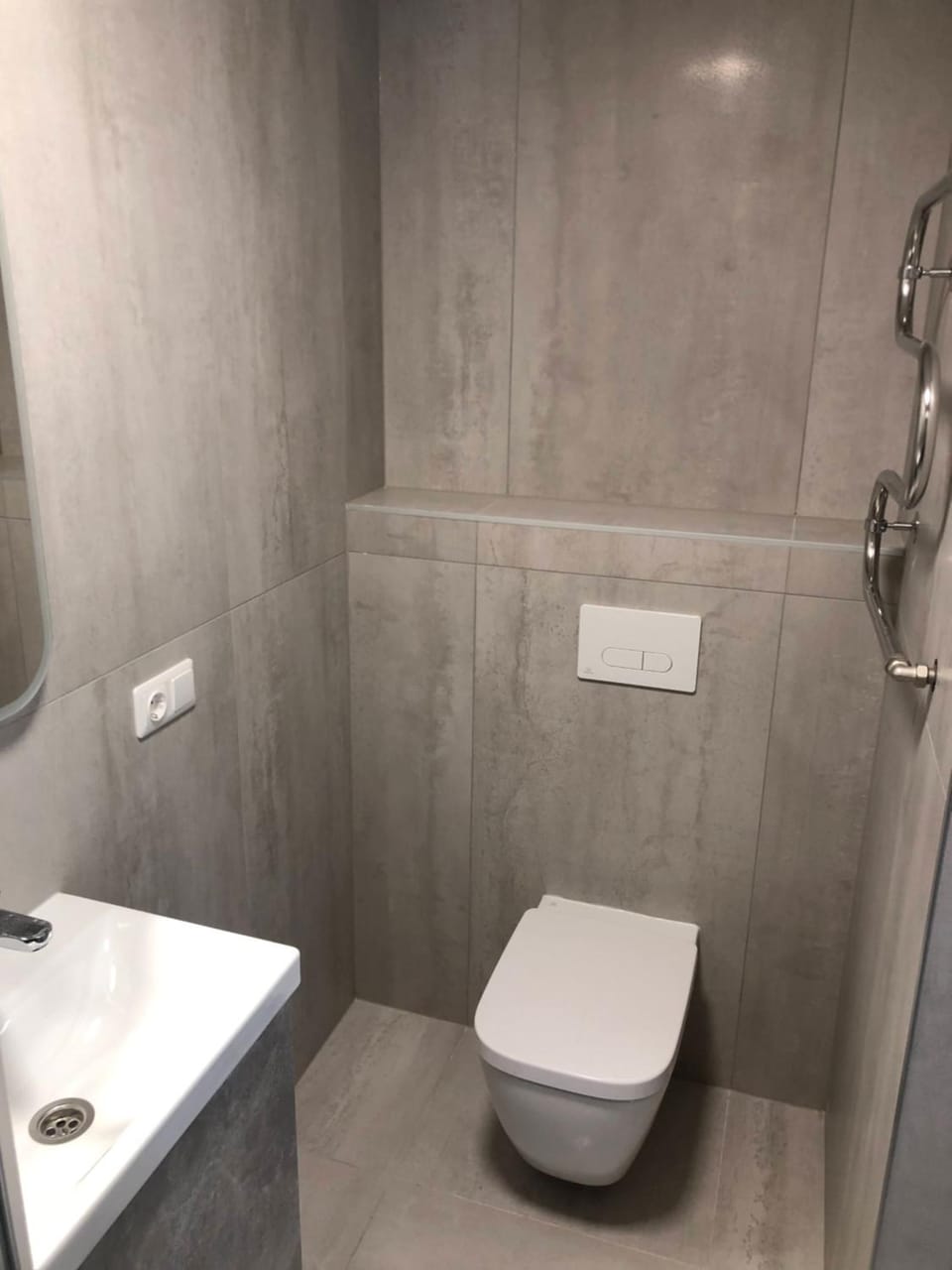 Shower, Toilet