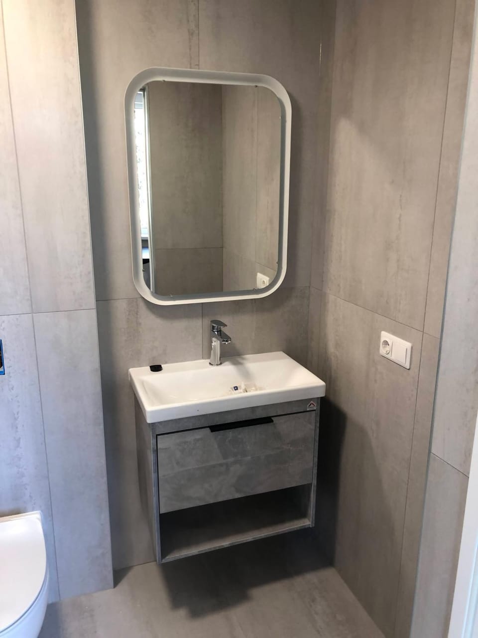 Shower, Toilet