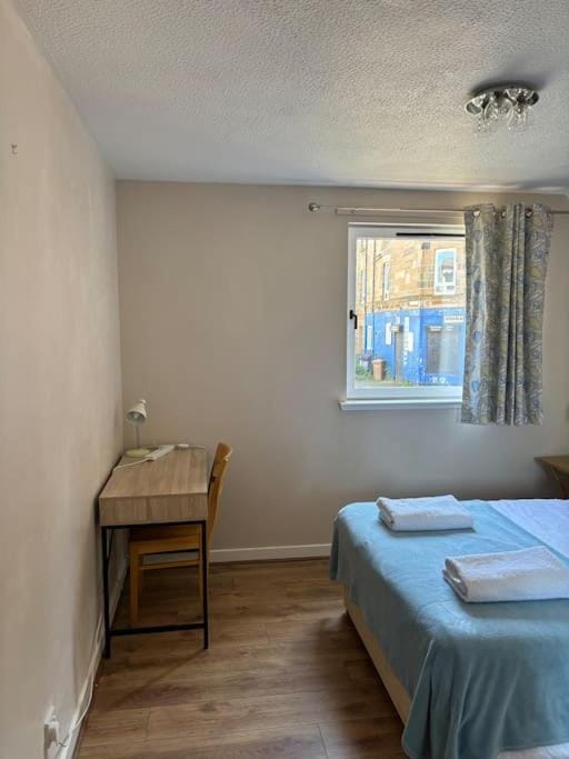 Quiet central apartment for upto 4 people Apartment in Edinburgh