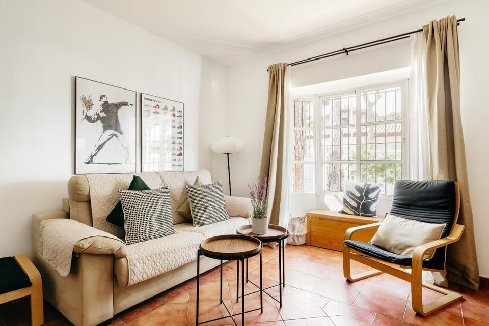 Day, Living room