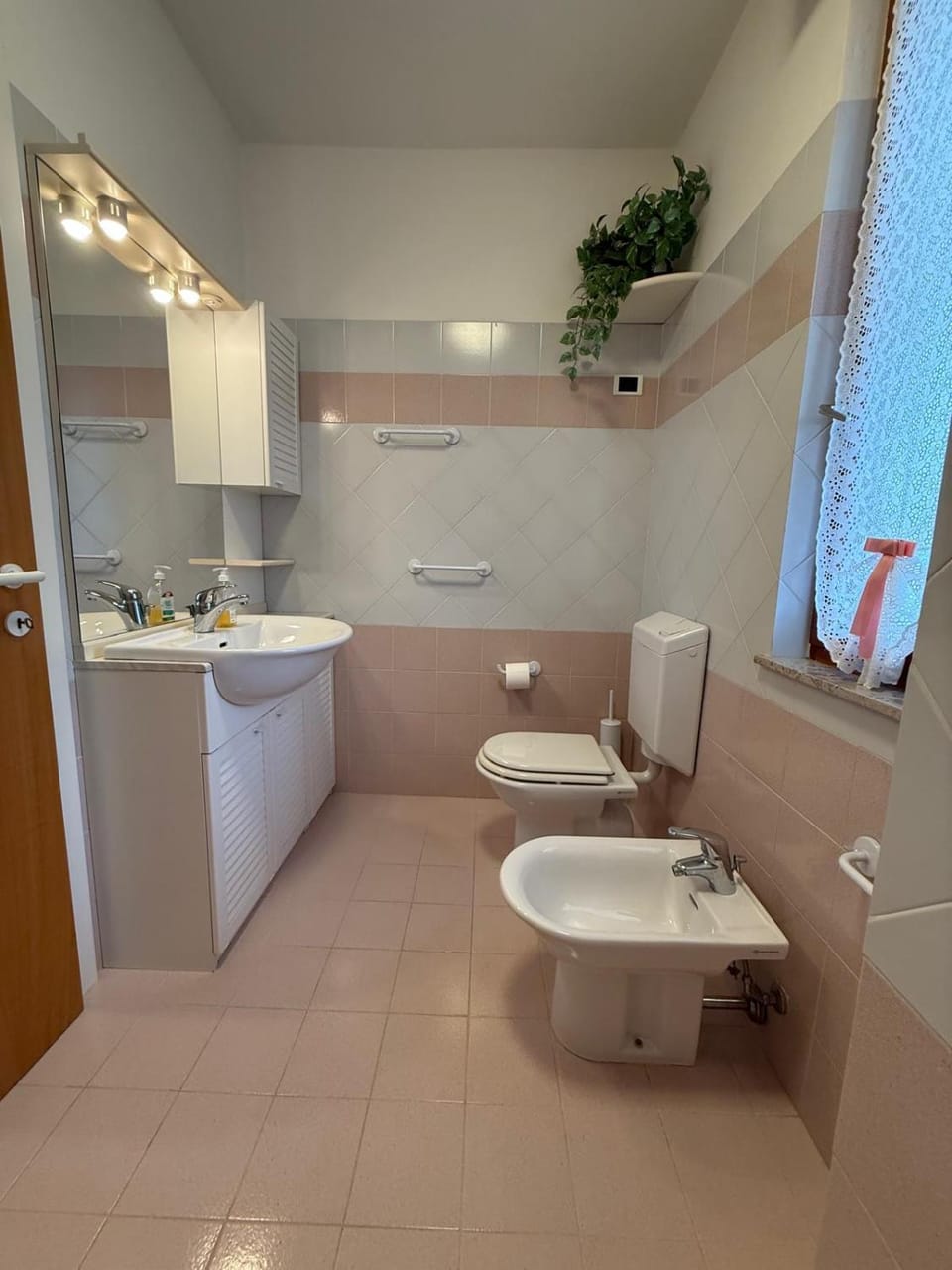 Shower, Bathroom, bidet