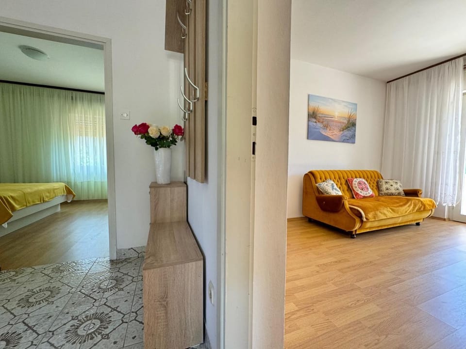 Living room, air conditioner