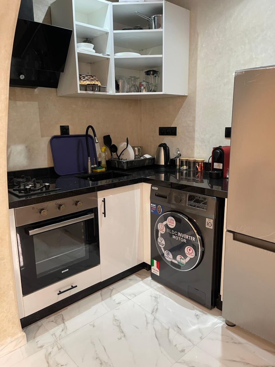 Kitchen or kitchenette, oven