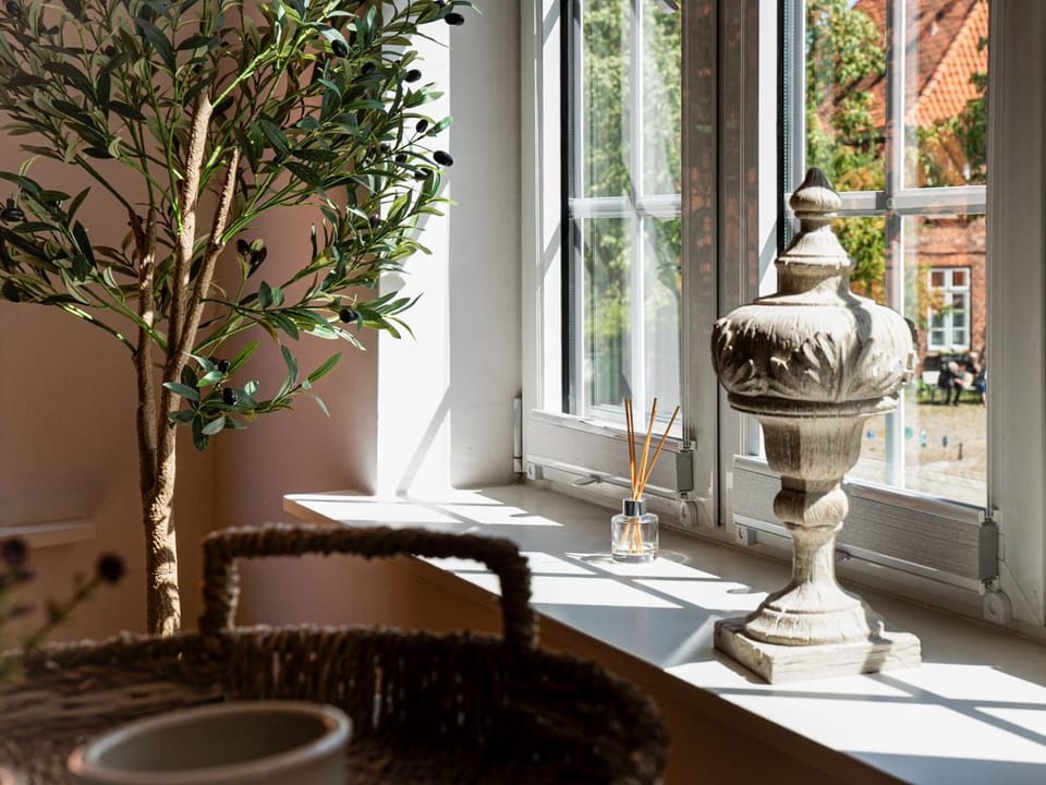 Nearby landmark, Living room, Decorative detail