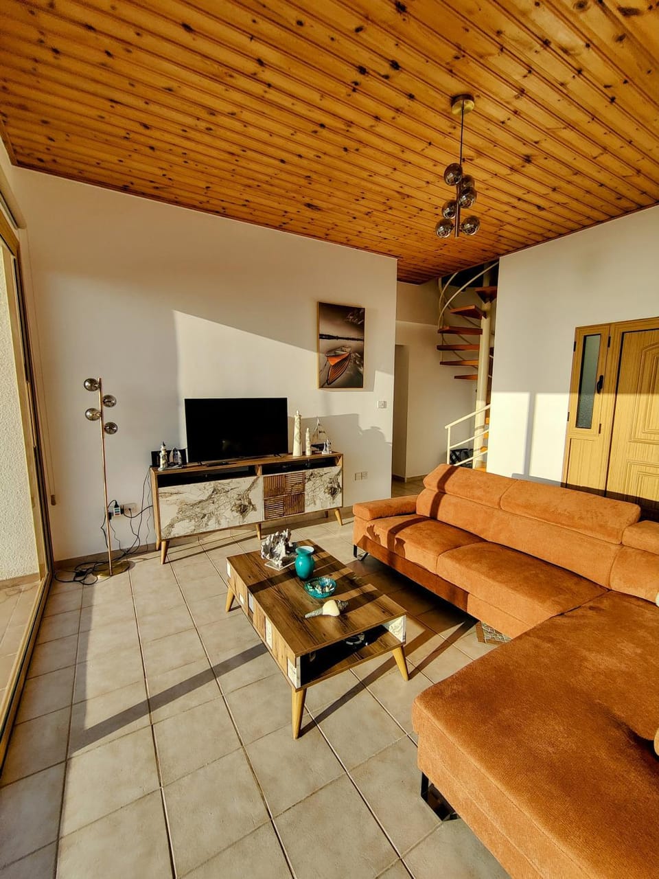 TV and multimedia, Living room, Seating area