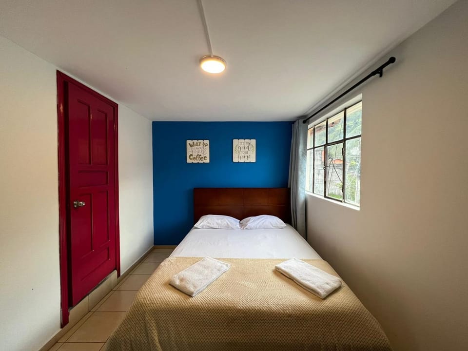 The Urban Getaway - 4 Bedrooms 3 Bath Apartment in Banos