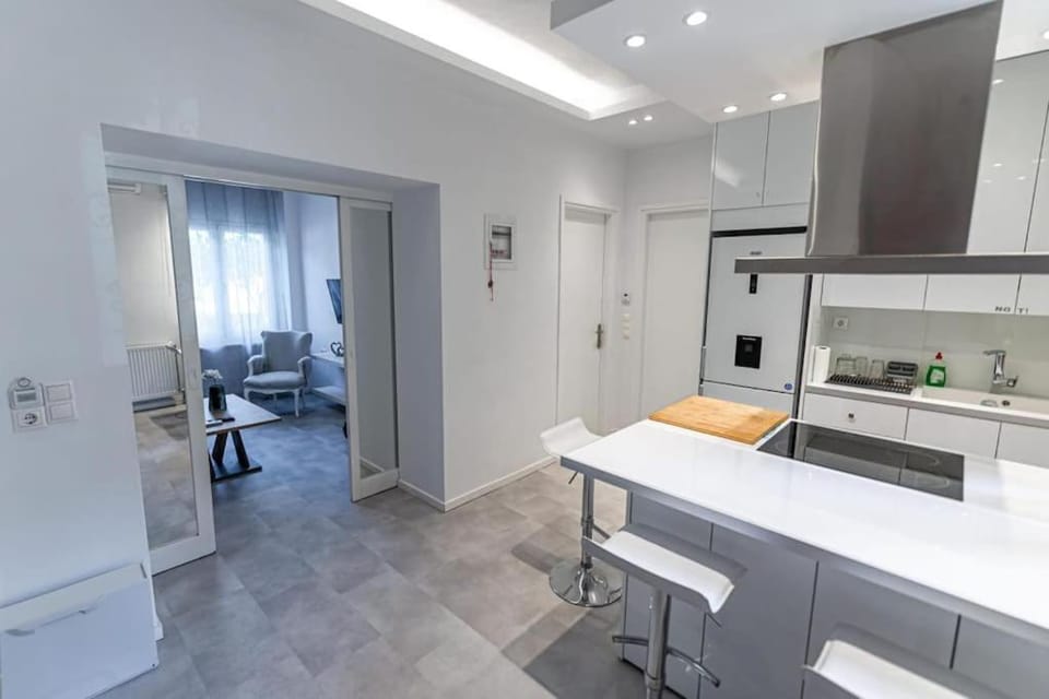 Memory Apartment in South Athens