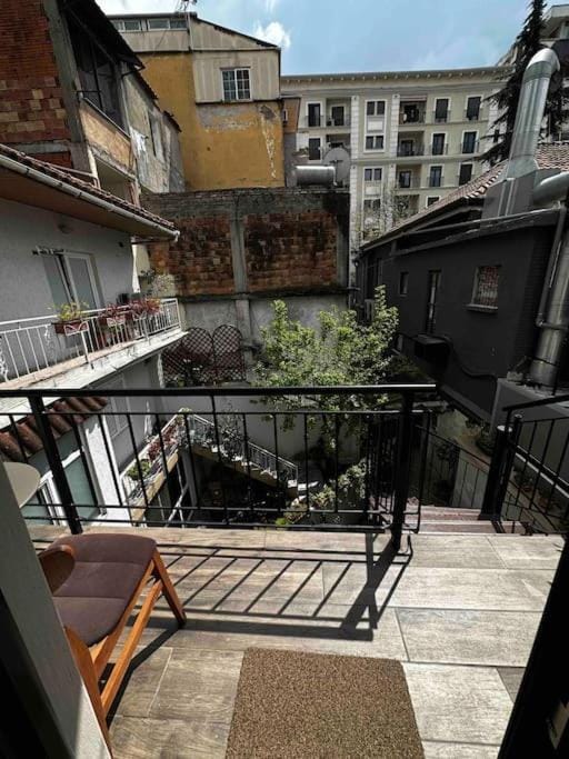Top Location 3-Floor Villa with 6 bedrooms Villa in Tirana